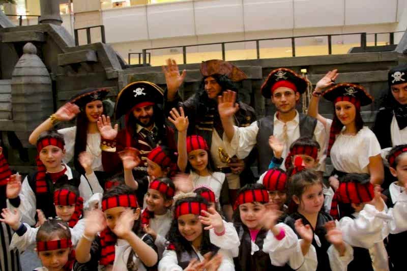 Uçan Hollandalı Korsan Gemisi